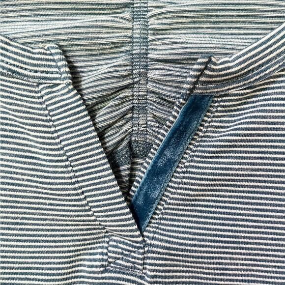 MARMOT Striped Active T-Shirt Blue White Women’s Size Small - Picture 4 of 5